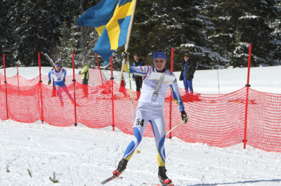 Tove Alexandersson holt sich auch im letzten Rennen der zweiten Weltcup-Runde, der Langdistanz, den Sieg.