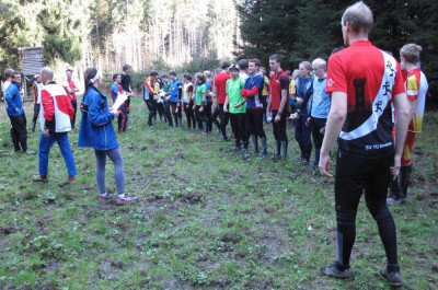 Konzentration vorm Start zur Schleppstaffel in Yves' Heimatwald