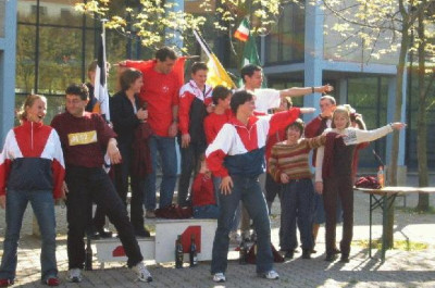 geschafft: "südländische" Stimmung bei der Siegerehrung