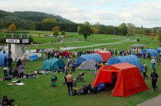 Typisches Wettkampfzentrum eines Orientierungslaufes - hier beim Deutschlandcup 2003 in Bad Harzburg.