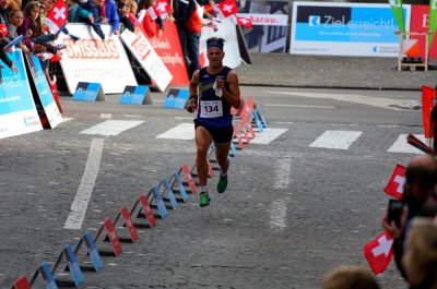 Jonas Leandersson gewinnt den Sprint in Aarau.