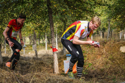 Felix Späth vor Yannick Michiels zur Park World Tour